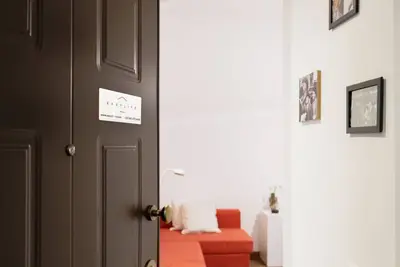 Easylife - Style & comfort gem in Bocconi area