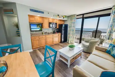 Image de Updated 1br Direct Ocean Front Condo, Pools, Beach