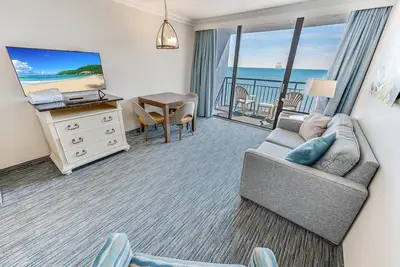 Image de Direct Oceanfront at Coral Beach with Heated Pools