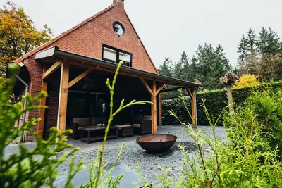 Image de Villa BOSgeluk, Wellness en Rust op de Veluwe. 10 personen.
