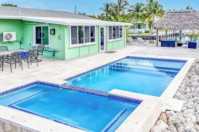 Image de Mi Sueno | 3 bed, 2 bath canalfront home with new pool & spa!