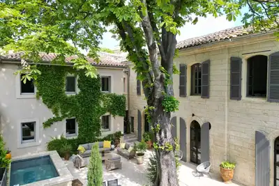 Image de A l’ombre du Marronnier d’Uzes