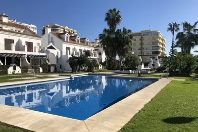 Image de Cereza-Spacious beach-side townhouse 2 minutes from the sandy beach Fuengirola