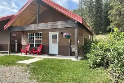 Image de The Antler Cozy Cabin! Cooke City, at the entrance of Yellowstone's Ne Gate and Lamar Valley