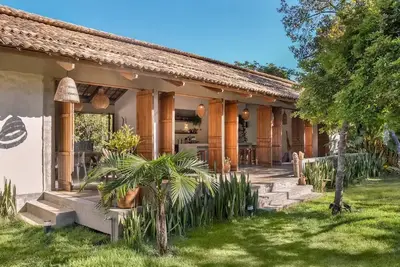 Image de Arquitetura Contemporânea à 200 Metros da Praia