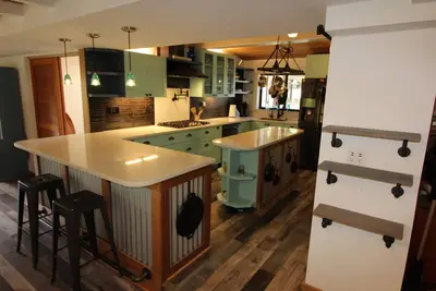 Image de Close to Kailua Beach-Ac's-Renovated/Upgraded-Fenced Backyard-Patio-Laundry