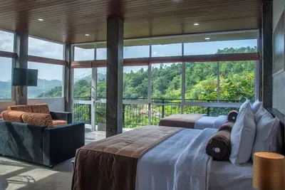 Image de The Superior Suite by Kandy Victoria Eco Resort\n\"Overlooking Victoria Lake\"