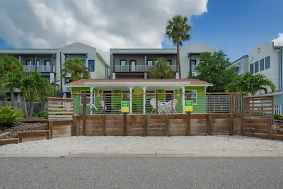 Image de Downtown Dunedin Cottage Near Beaches + Breweries