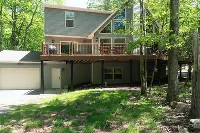 Image de Lake Harmony Area - Beach Access\nAmazing Game Room & Tons of Room for Everyone