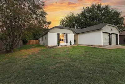 Image de Your House! King Bed 65' Tv, Near Kalahari, Local Host + Large Deck
