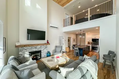 Image de Cranmore | Brand New | 2-Story | Base of Mt | Pool