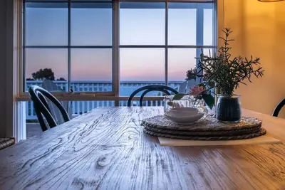 Image de The Shack - Sunny beach house - Breathtaking views!