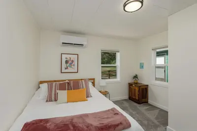 Image de Forest Retreat on 10 Acres, 1 story- Ada home