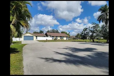 Image de Amazing Private Suite Large Bathroom 3. 3mi to Beach Close 2 Everything Updated