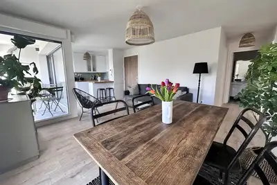 Image de Très bel appartement calme et lumineux à 20mn de Paris.