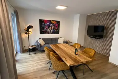 Image de Luxuriöse Wohnung am Flussufer mit Infrarotsauna