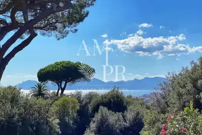Image de Villa en Duplex Piscine Privée - Vue Mer - 18 minutes à pieds du centre