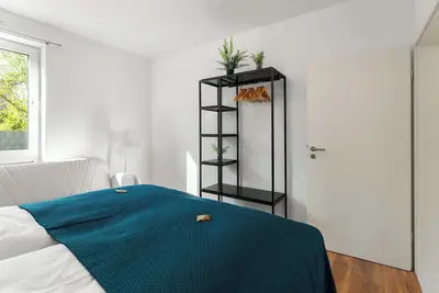Image de LiT LiVING: Luxury - Box Spring - Parking - 3 Br