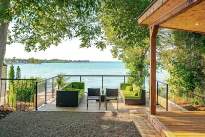 Image de Lakefront Cottage - Bright & Cozy w/ Stunning View