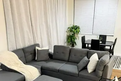 Image de Posh 2br/2ba King Bed! Free Parking! 30 Min to Nyc\n\n