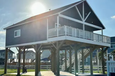 Image de \"Seas the Day\" - Large Living Area, Family Friendly, Walk to Beach, Pool Access