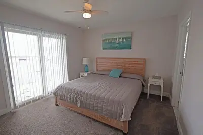 Image de A Beautiful Condo w stunning panoramic views of the ocean!