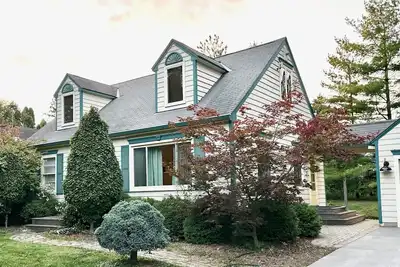 Image de Private Retreat near Lake Mendota, 3600 per month from Oct - May