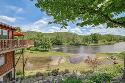 Image de Mtn-View Catskills Cabin on Delaware River!