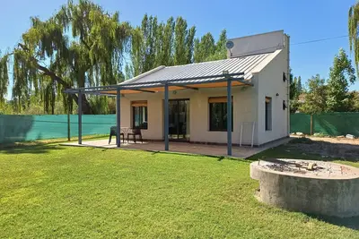 Cozy and safe house in Chacras de Coria, in the Malbec winery area.