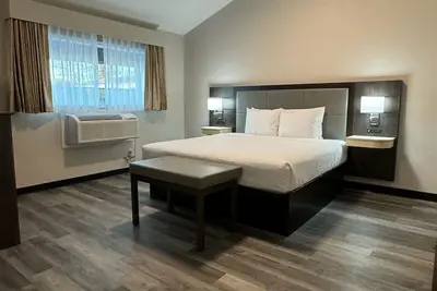 Image de #506 Pine Grove Executive Suites\nNewly Renovated Extended Stay Port Huron