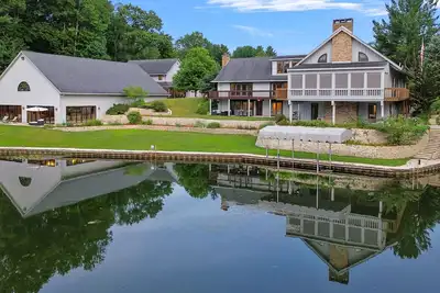 Image de The Lodge at Rush Lakes, 10 bd 16 bath preserve and state classified forest.