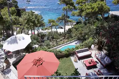 Image de Villa Cisterna Capri, Seafront with pool, direct beach access & panoramic views