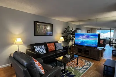 Image de Spacious Waikiki Condo Directly Across the Beach