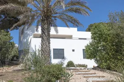Image de Spectacular Son Bou Villa | 3 Bedrooms | Villa Carosant | Panoramic Sea Views | Modern Furnishings