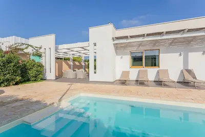 Image de Superb Polignano a Mare Villa | 3 Bedrooms | Villa Rottocanto | Short Drive to Town & Beach