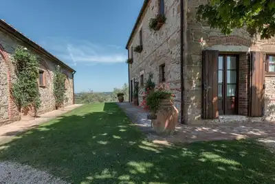 Image de Villa à Montepulciano avec 7 chambres à coucher, 14 couchages