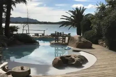 Image de Villa pieds dans l’eau.