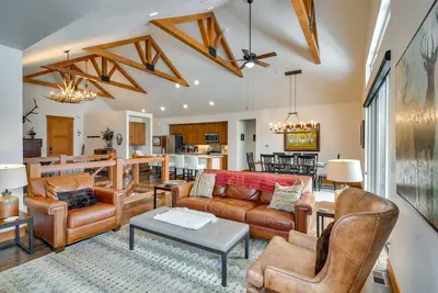 Image de Fraser Home w/ Hot Tub ~ 6 Mi to Winter Park!