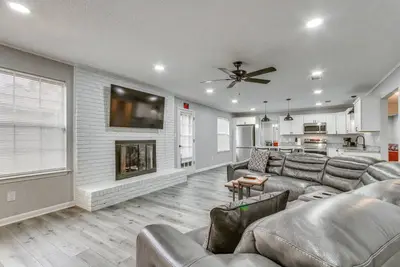 Image de Pensacola Home w/ Private Yard: 7 Mi to Downtown!