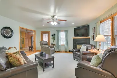 Image de Large Home w/ Deck & Grill ~ 9 Mi to Virginia Tech