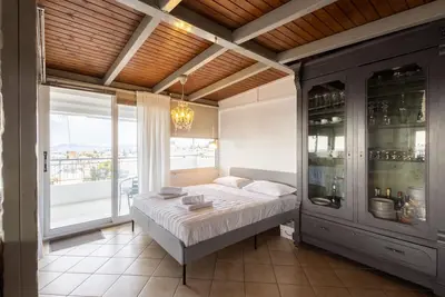 Sunny Loft with a Panoramic View