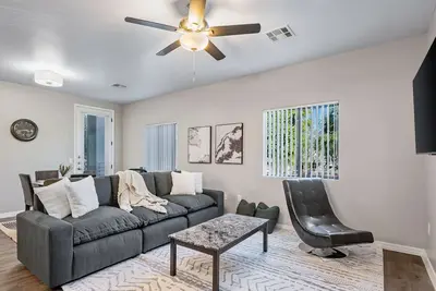 North Phoenix - 2 Bedroom 2 Bath w/ Pool and Gym