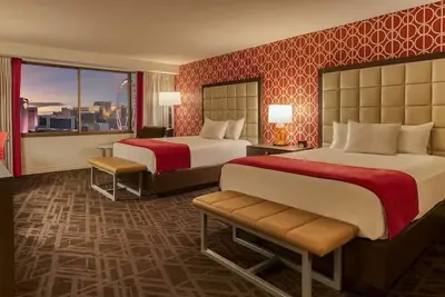 Image de 1-Bedroom Suite at a 4⭐️ Hotel