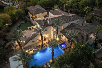 Villa del Gallo by AvantStay | Luxury Group Retreat + Pool, Putting Green