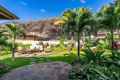 Image de @Marbella  Lane-Pōmaika'i LoveNest  Ocean+Mt View