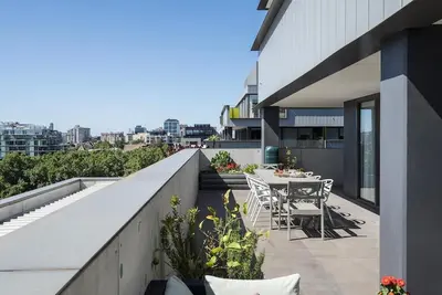 Image de StayCentral - The Stanley@Collingwood - Smith St, Collingwood - 2 Bedrooms, 2 Beds, 1 Bathroom1, 1 secure undercover parking spot.