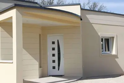 Image de Maison moderne proche de Chartres avec parking privé