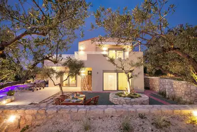 Image de Brand New, Secluded Villa With Private Pool And Amazing View, Close To The Town.