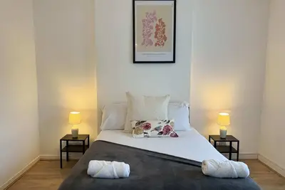 Image de Large central modern house w\/parking, 5 big bedroom, Free Parking, Outdoor space