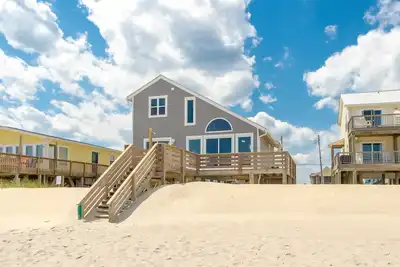 Image de Sea Glass - Fantastic Views from this 3 Br Oceanfront Home!